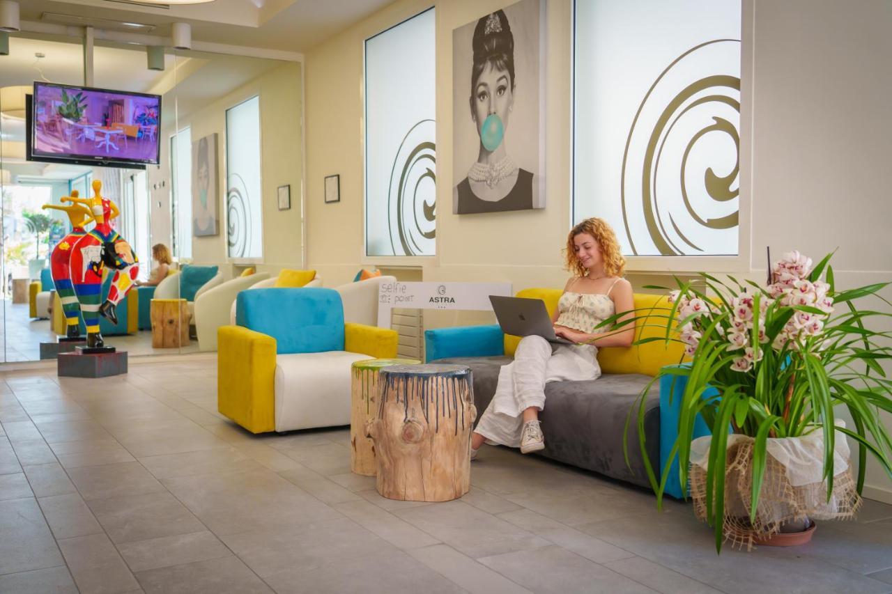 Design Hotel Astra B&B Misano Adriatico Exterior foto