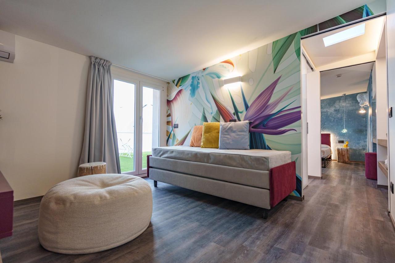 Design Hotel Astra B&B Misano Adriatico Exterior foto