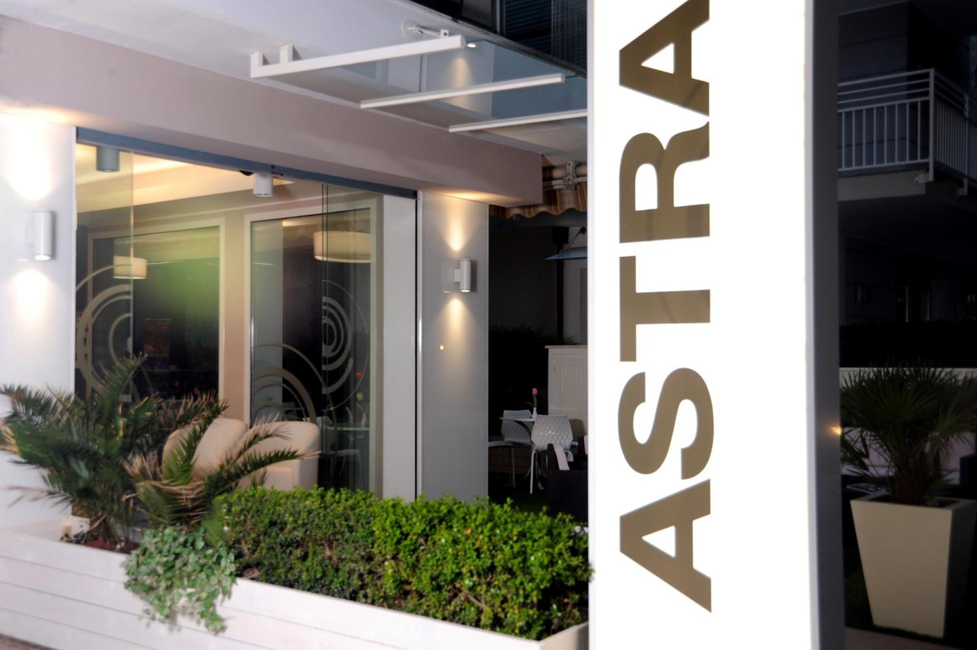 Design Hotel Astra B&B Misano Adriatico Exterior foto